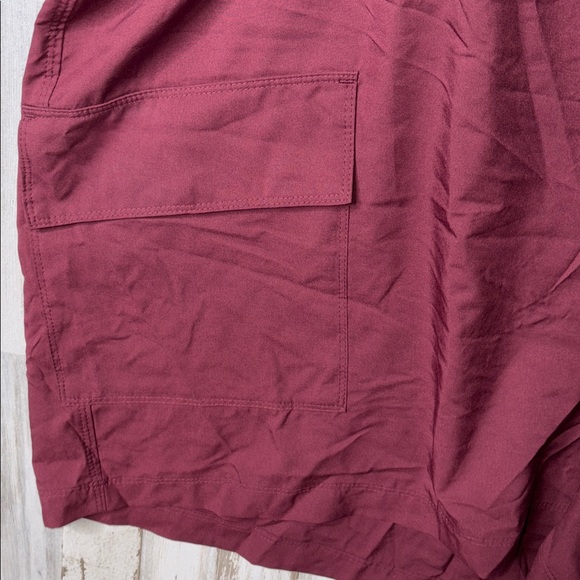 Old Navy Strechtech Dry Quick Burgundy Active Shorts Size 3X NWT! - Picture 13 of 14